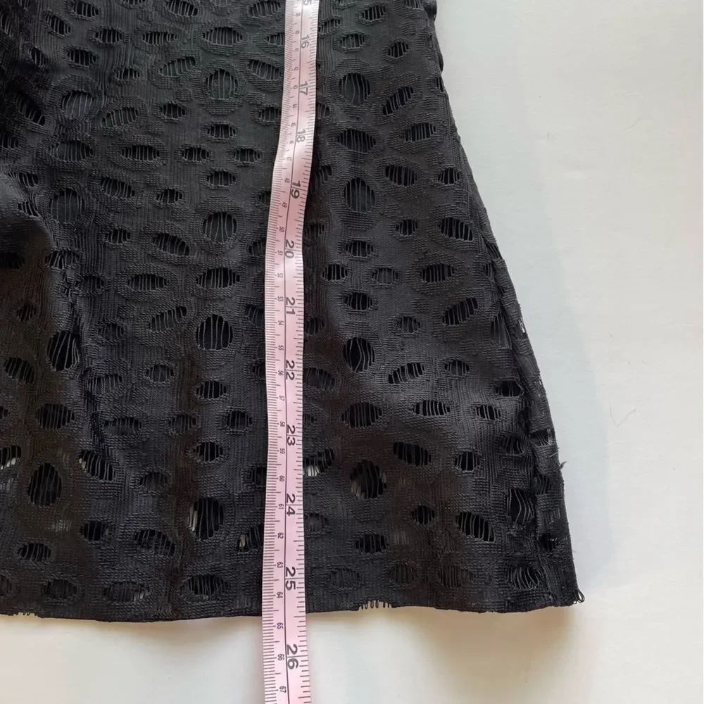 Banana republic Black Lace Tank Too size Medium - Picture 10 of 11